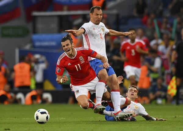 Wales Pesta Gol, Rusia Angkat Koper