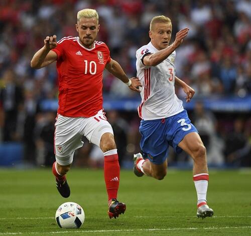 Wales Pesta Gol, Rusia Angkat Koper