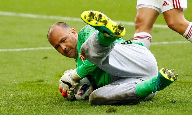 Mengenal Lebih Dekat Dengan Gabor Kiraly &quot;Si Joggerpants&quot;