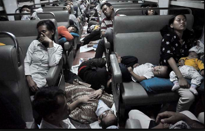 DPR: Sediakan Kereta “Sapu Jagad”(Lesehan), KAI: Tak bisa