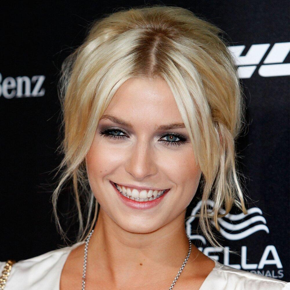 Ini Daftar 10 WAGs Paling HOT di Euro 2016 