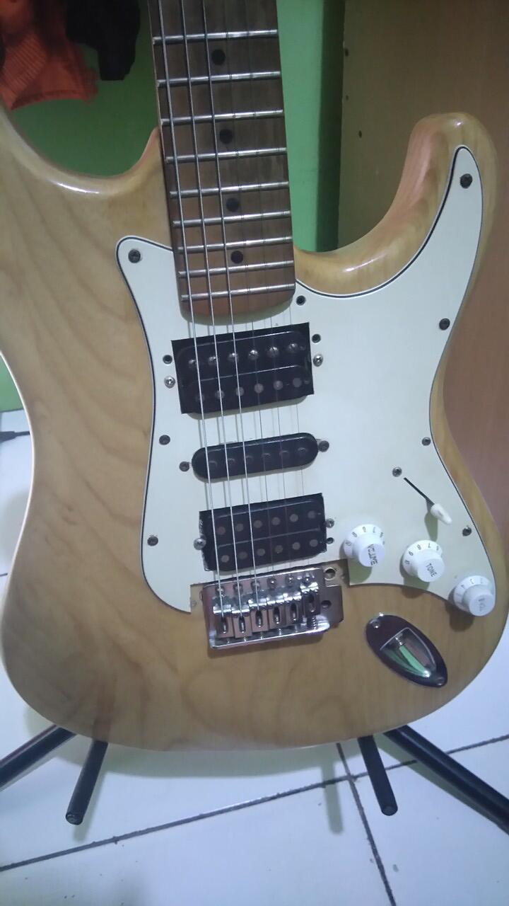 (ASK) Fender Startocaster saya ori apa custom?