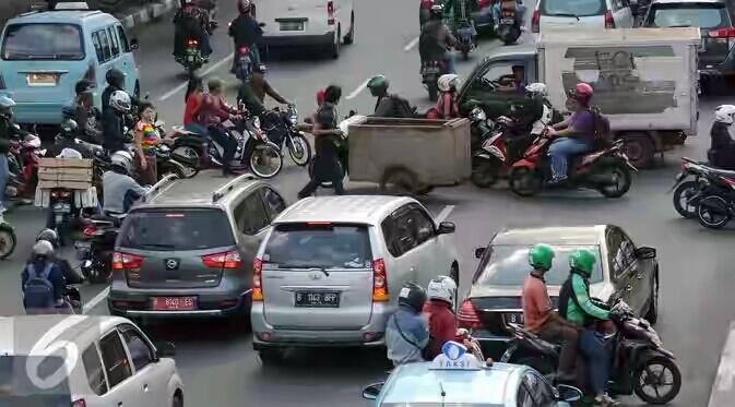 Ahok Usulkan Pajak Kendaraan Bermotor di Jakarta Naik 15 Persen
