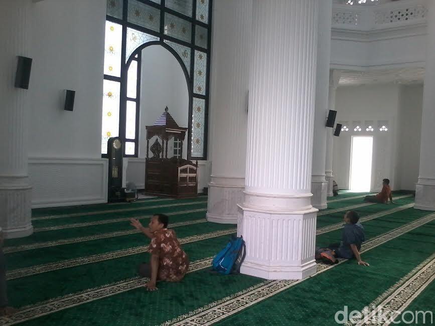 Melihat Masjid Cantik ala Taj Mahal di Sunter yang Dibangun Seorang Mualaf