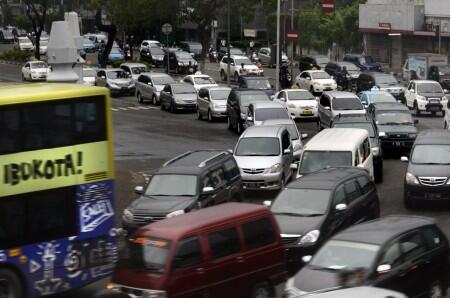 Pajak Kendaraan Bermotor DKI Diusulkan Naik 15 Persen