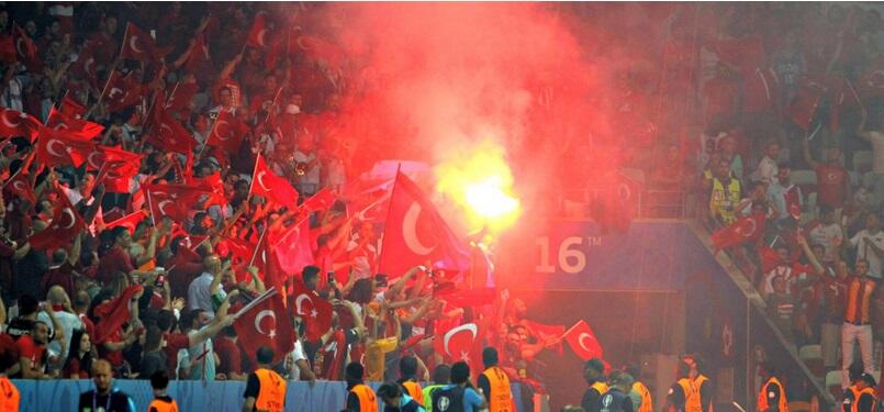 Kerusuhan Supporter di EURO 2016