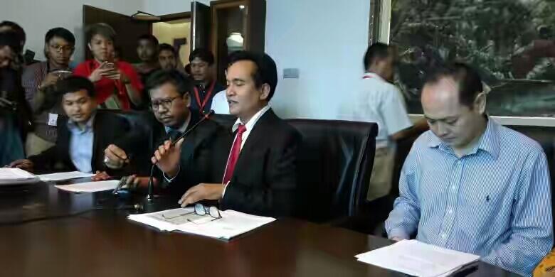 #Ahok Siap Hadapi Gugatan, Tak Peduli Pengelola Bantar Gebang Pakai Yusril