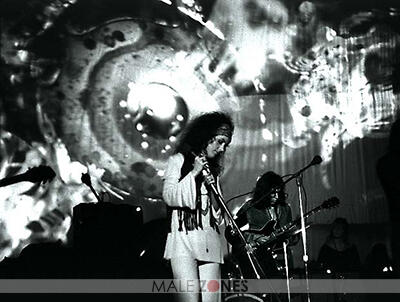 10 Musisi Wanita Hot Dalam Dunia Rock (++ Mulustrasi)