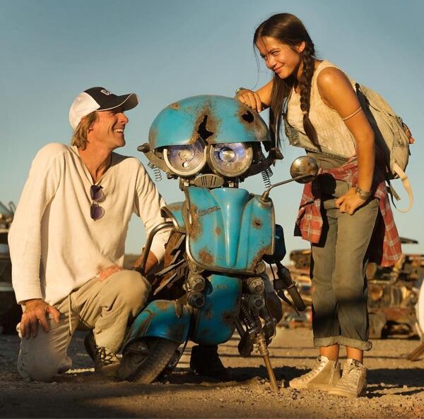 Wow, Ada Cewek Imut di Transformers 5!