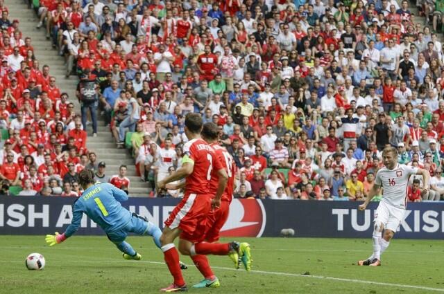 Lewat Adu Penalti yg Dramatis, Polandia Singkirkan Swiss!