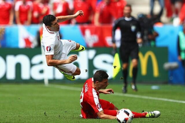 Lewat Adu Penalti yg Dramatis, Polandia Singkirkan Swiss!