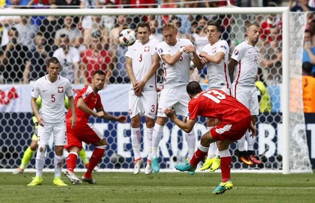 Lewat Adu Penalti yg Dramatis, Polandia Singkirkan Swiss!