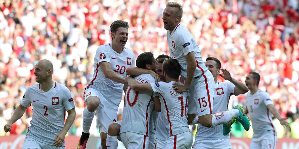 Lewat Adu Penalti yg Dramatis, Polandia Singkirkan Swiss!