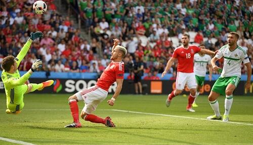 Gol Bunuh Diri Irlandia Utara Bawa Wales ke Perempat Final!