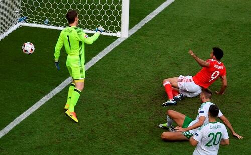 Gol Bunuh Diri Irlandia Utara Bawa Wales ke Perempat Final!