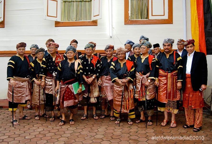 7 Alasan Perkimpoian Sesuku Dilarang di Minangkabau