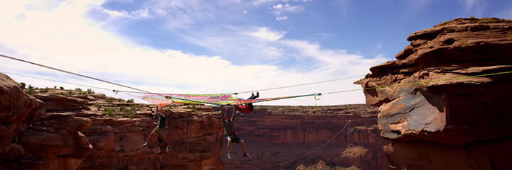 Kenalin Gan “Ropeswing”, Olahraga Bergelantungan Yang Butuh Adrenalin Tinggi