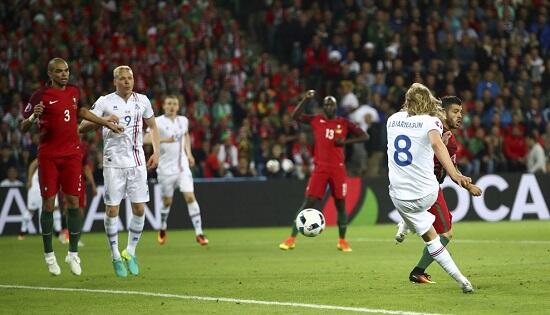 Doa Islandia Kontra Para Singa