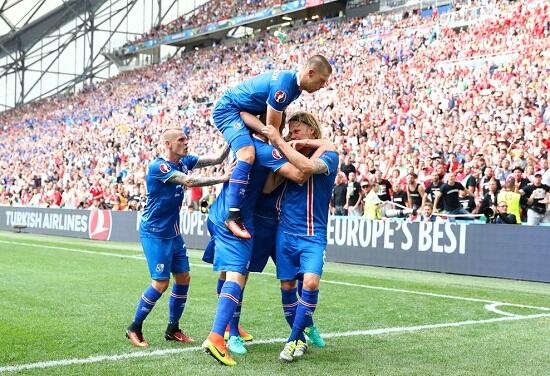 Doa Islandia Kontra Para Singa