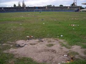 Yuuk kiInilah proses pembuatan rumput lapangan bola kelas dunia