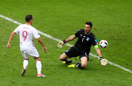 Italia Berhasil Balas Dendam, Spanyol Pulang Kampung