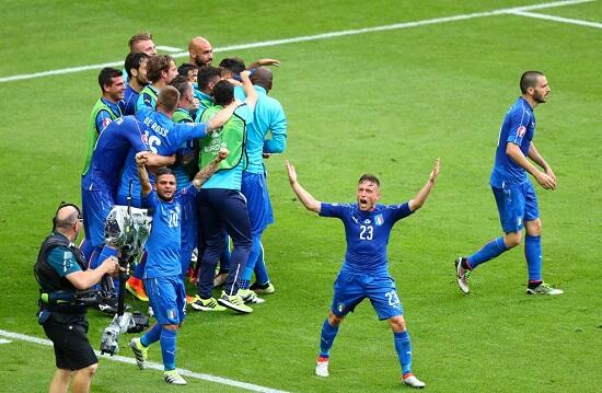 Italia Berhasil Balas Dendam, Spanyol Pulang Kampung