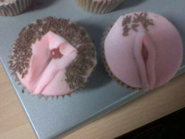 19 kue ini benuknya mirip dengan itu, kok bisa ya??(BB+)