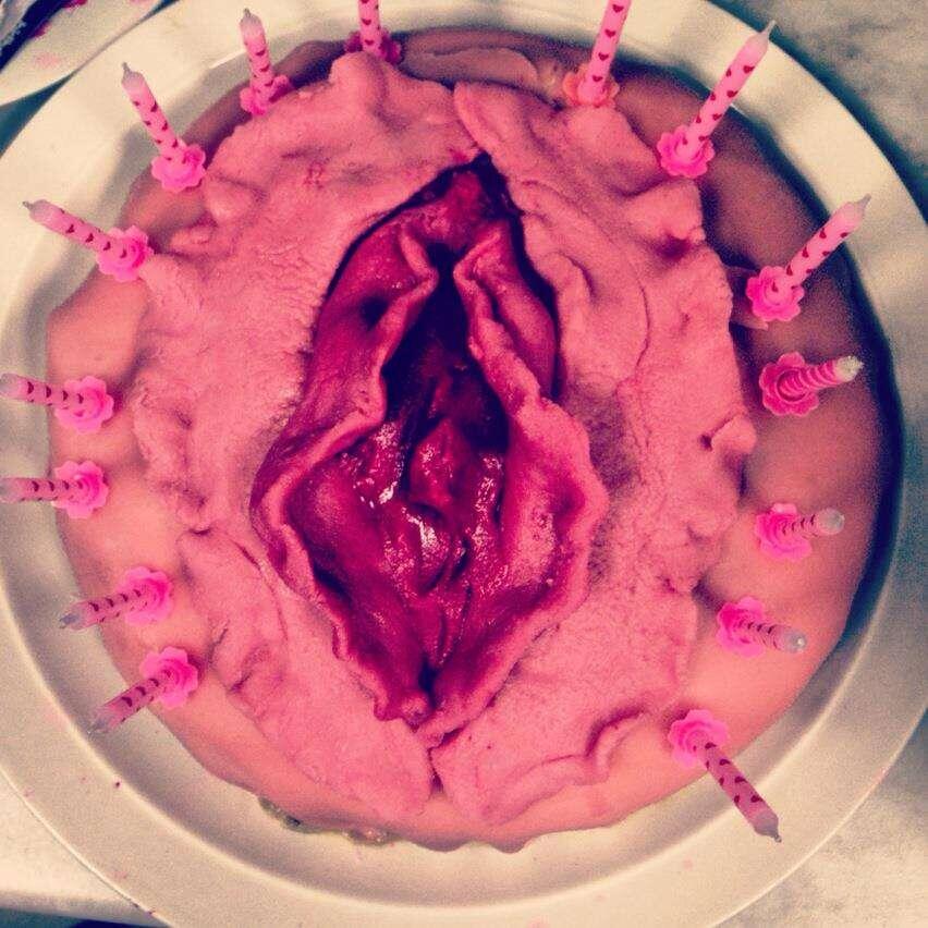 19 kue ini benuknya mirip dengan itu, kok bisa ya??(BB+)