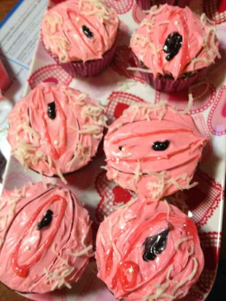 19 kue ini benuknya mirip dengan itu, kok bisa ya??(BB+)