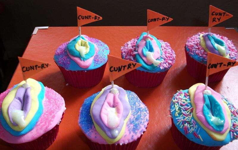 19 kue ini benuknya mirip dengan itu, kok bisa ya??(BB+)