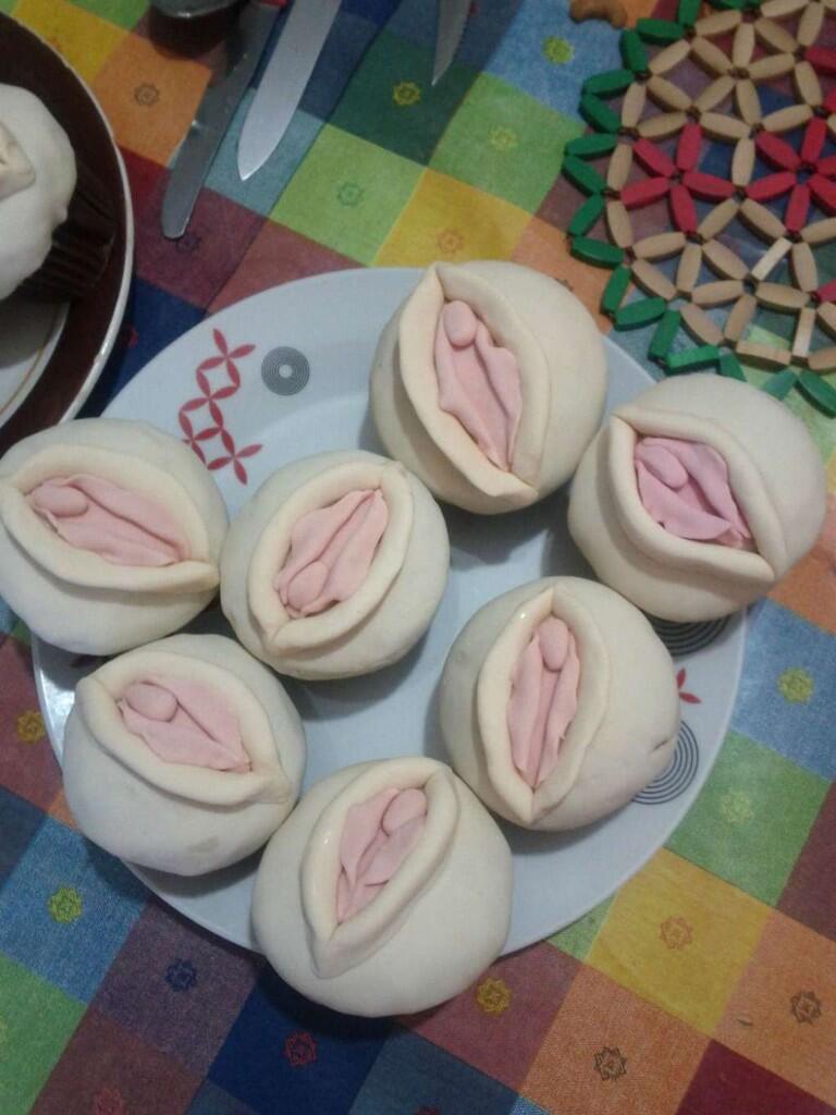 19 kue ini benuknya mirip dengan itu, kok bisa ya??(BB+)