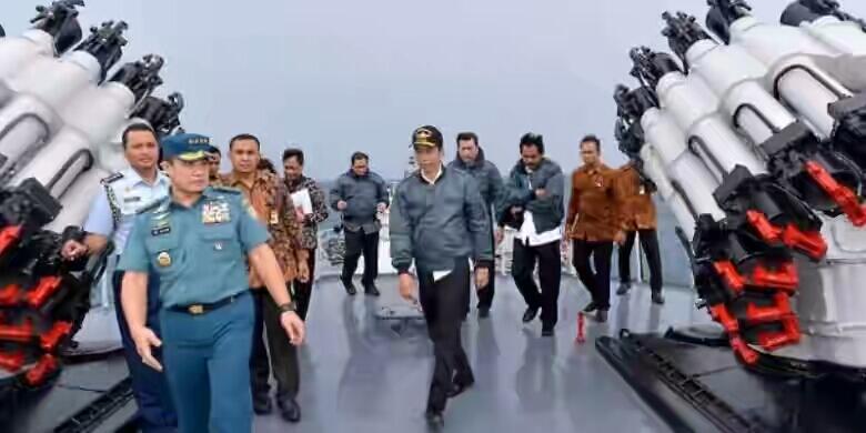 Jokowi Tantang Kapal Asing Pencuri Ikan