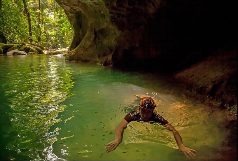 ≈ Menjelajah gua Actun Tunichil Muknal Suku Maya ≈