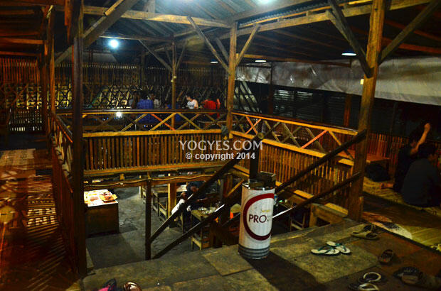 10 ANGKRINGAN KONDANG Tempat Bernostalgia Kala Pulang ke Jogja