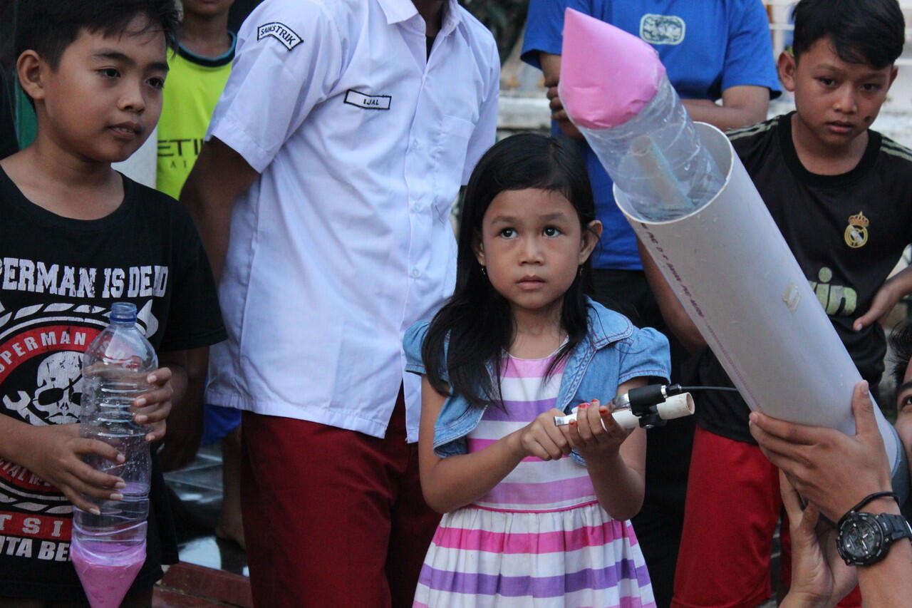 Open Donation For Banten Science Day 2016 &quot;Semua Anak Terlahir Sebagai Ilmuan&quot;