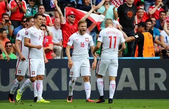Siapa Lebih Unggul, Polandia Atau Portugal?
