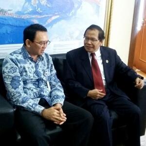 Dikepret Rizal Ramli, Ahog Melawan