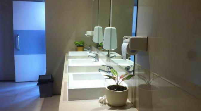 Keren, Toilet di Stasiun Cirebon Sekelas Hotel Bintang