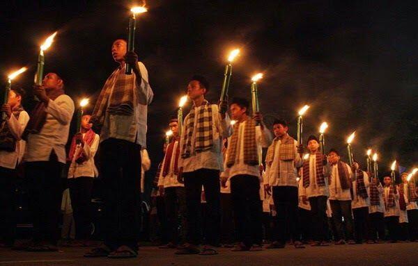 Jaga Tradisi, Pemuda Desa Batang Bertakbir dengan Berjalan Kaki