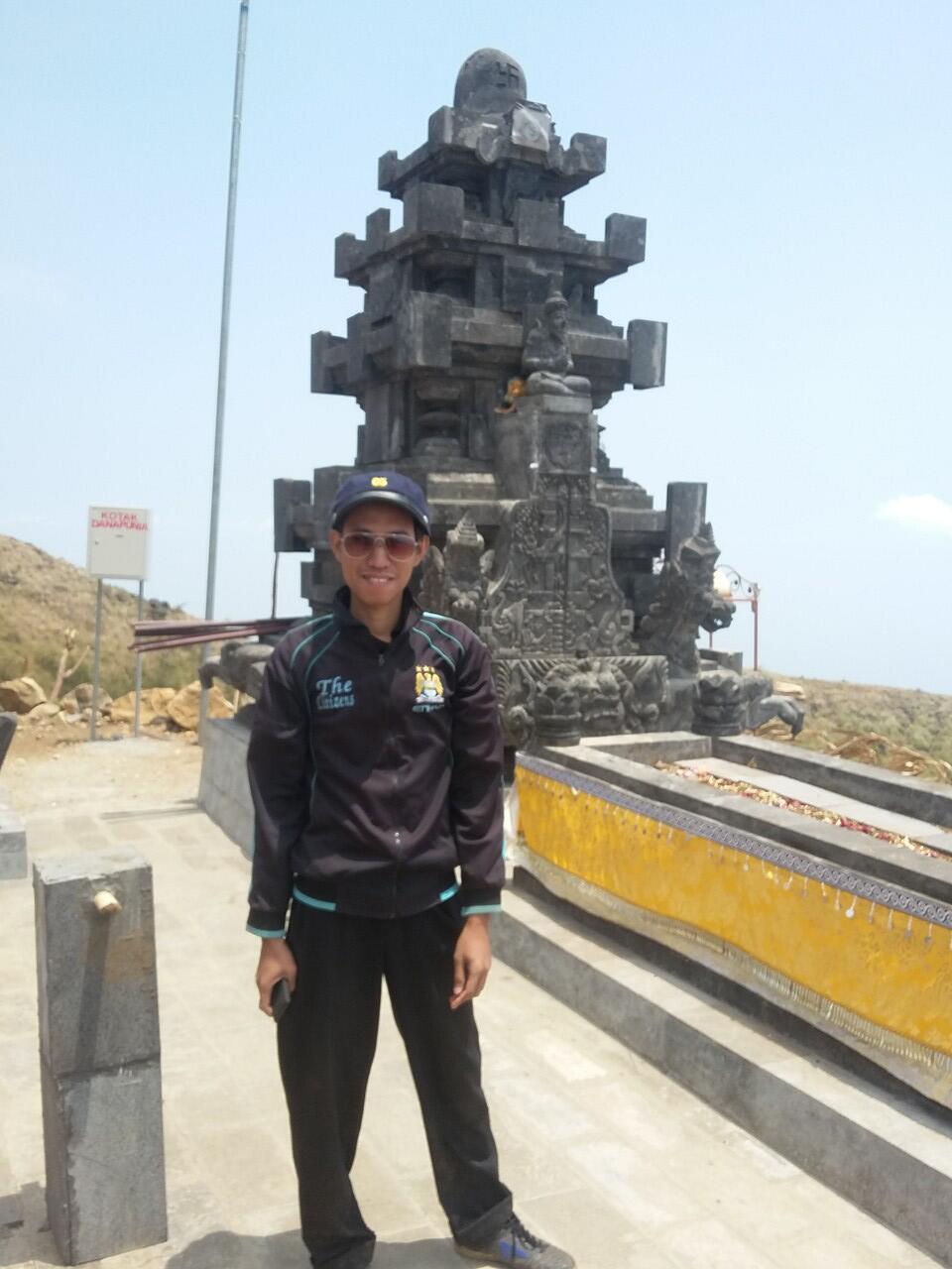 menapak debu pawitra