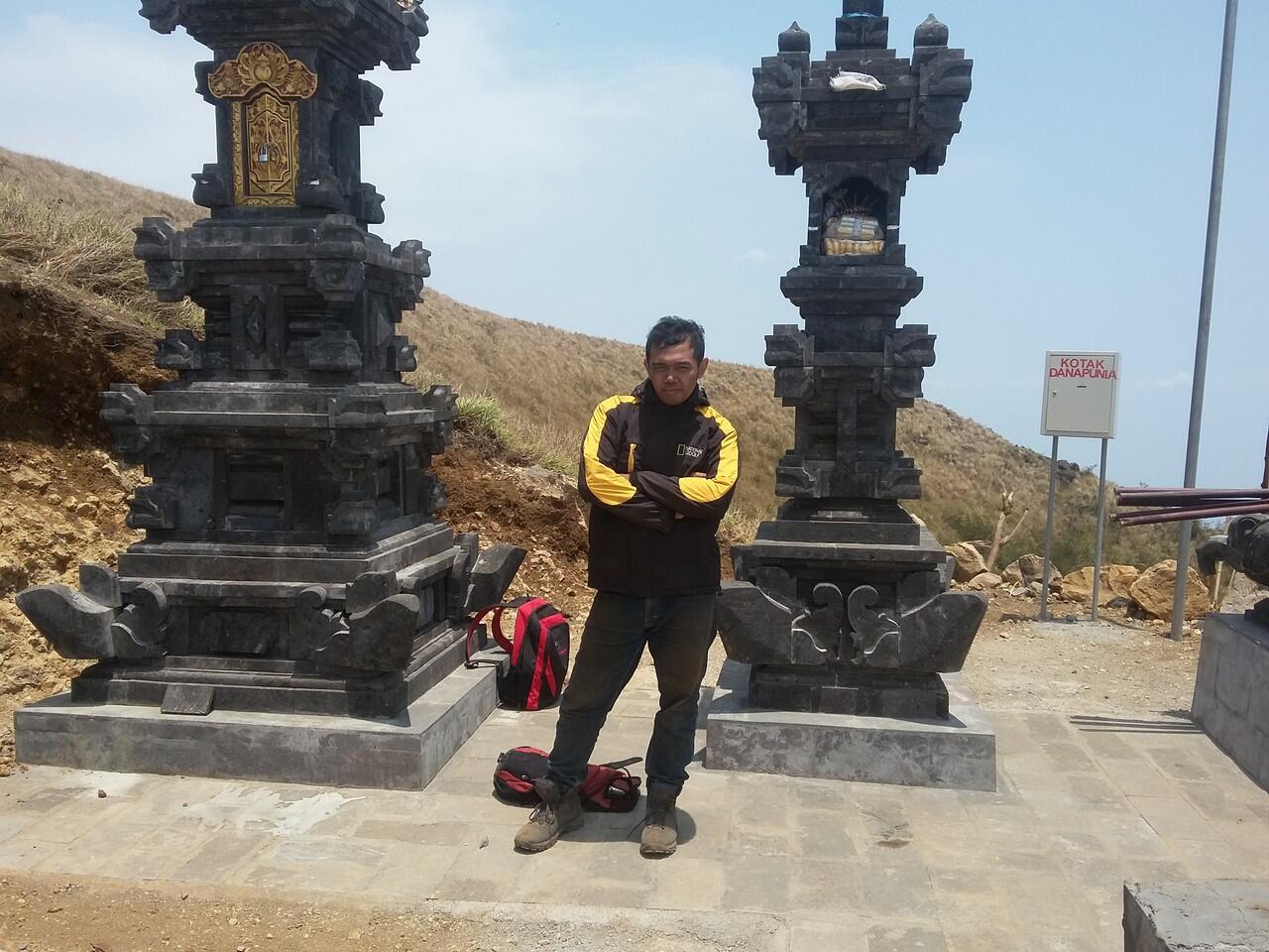 menapak debu pawitra
