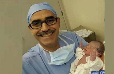 Ajaib, Bayi Baru Lahir Ini Menadahkan Tangan Seperti Sedang Berdoa