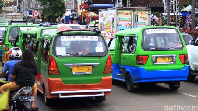 Aksi Koboi Jalanan, Pengendara Sedan Tembak Sopir Angkot di Bogor