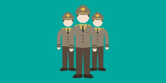 Aksi-aksi simpati polisi bantu pemudik yang terjebak kemacetan