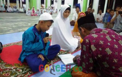 Ibu dan Dua Anaknya Memeluk Islam di Peureulak