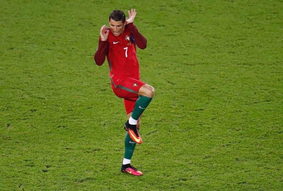 Kejadian lucuh, di luar nalar dan juga aneh Dalam Pertandingan uefa euro 2016