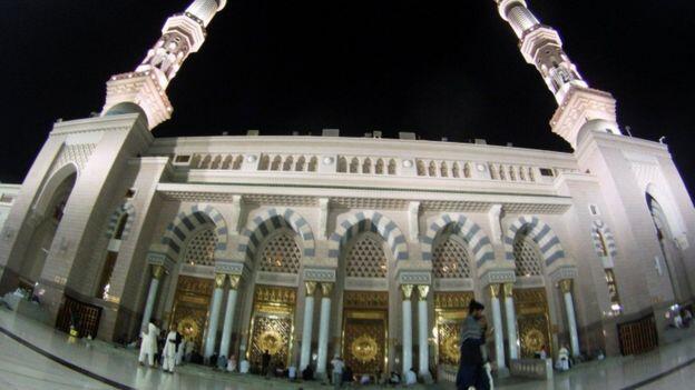 &#91;BREAKING NEWS&#93; BOM bunuh diri di Masjid Nabawi Madinah !