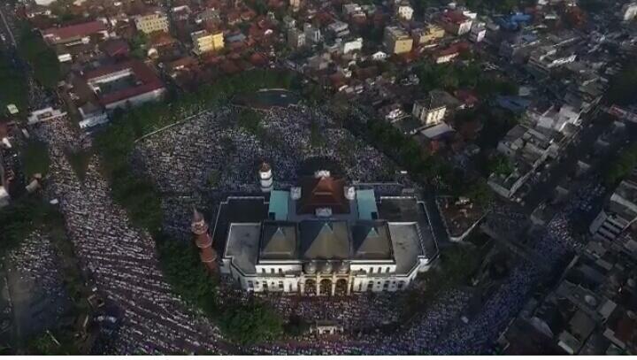 ied mubarrak.. foto2 sholat ied.. yuk post masjid2 di kota kamu