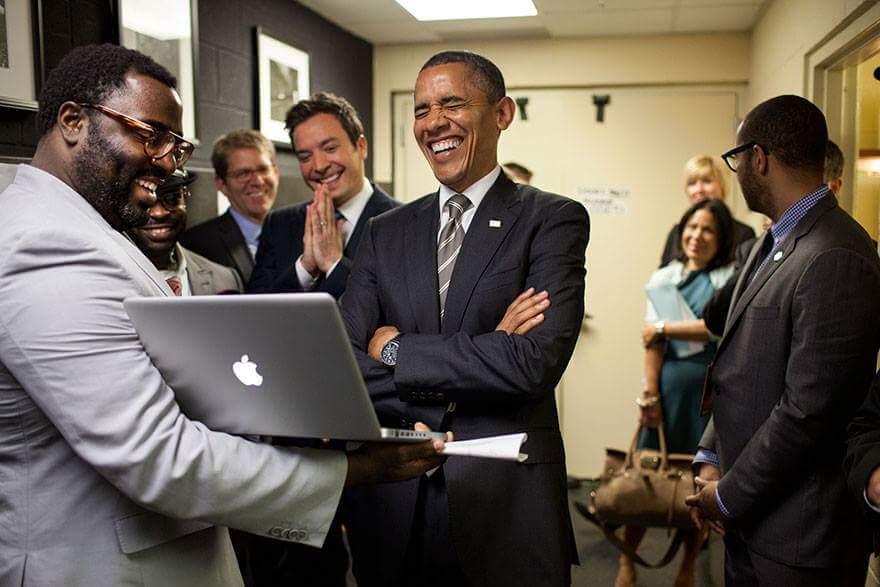 Foto Obama yang sedikit kocak