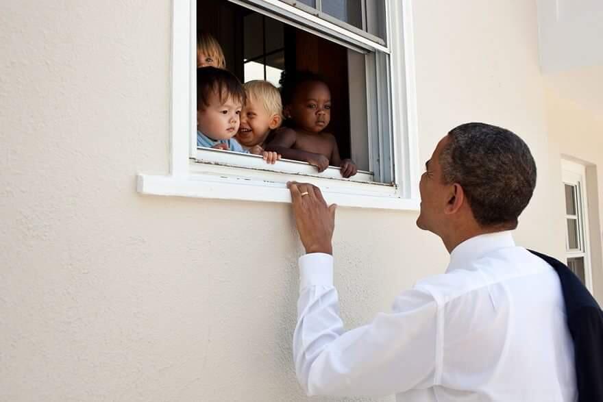 Foto Obama yang sedikit kocak
